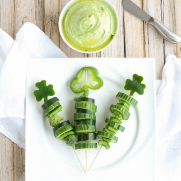 Clover-shaped vegetable kabobs.